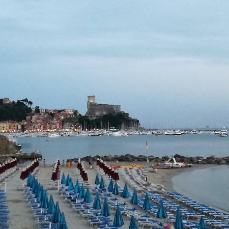 Rivamare San Terenzo Hotel Lerici Exterior photo