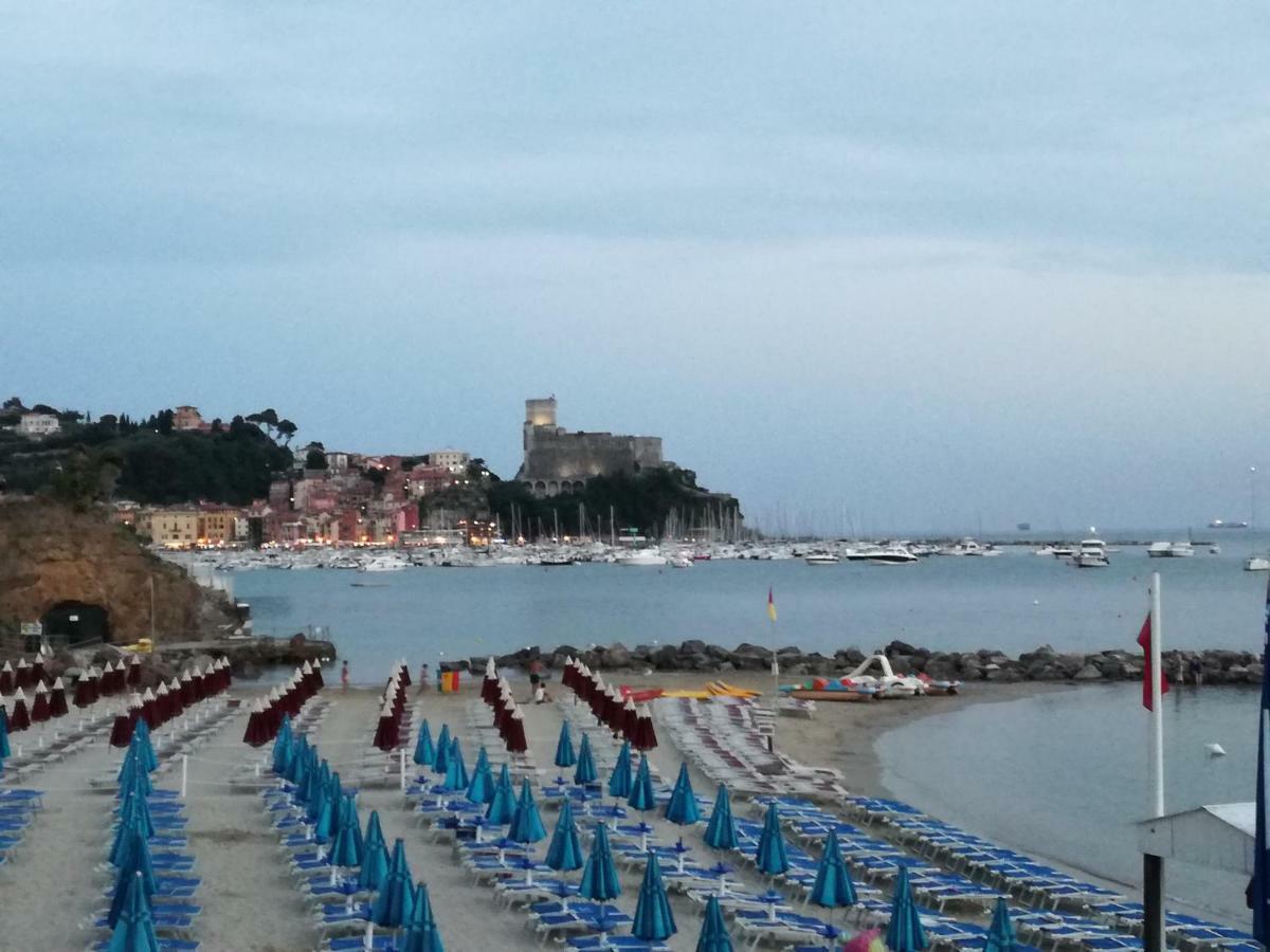 Rivamare San Terenzo Hotel Lerici Exterior photo